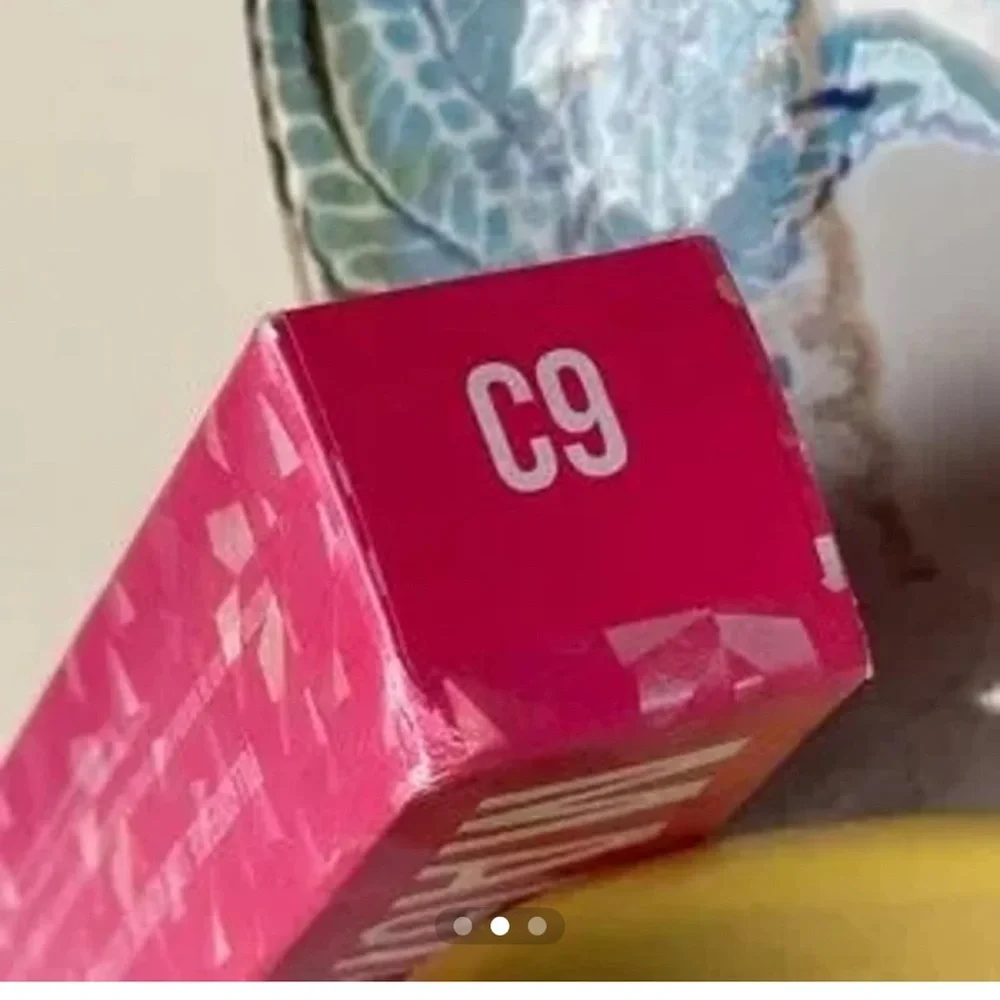 Jeffree Star Magic Star Concealer in C9 Cream
